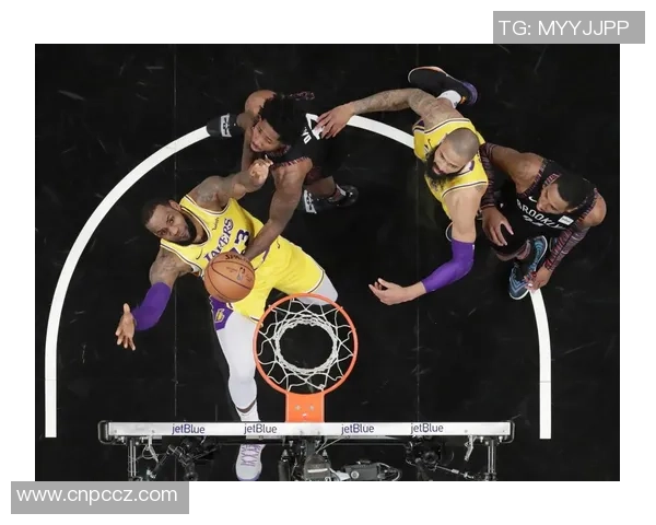 篮网与湖人激战第四节直播精彩回顾与赛况分析