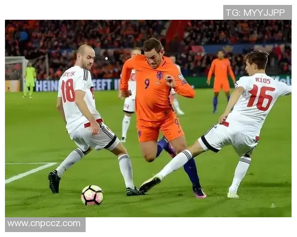 西班牙队在世界杯中以五比一大胜意大利队展现强大实力